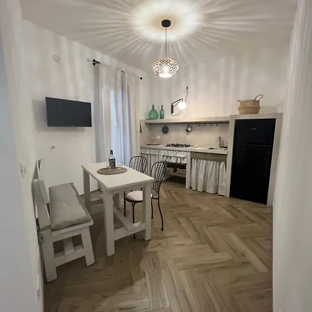 Apartment Av