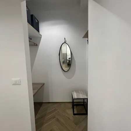 Apartment Av